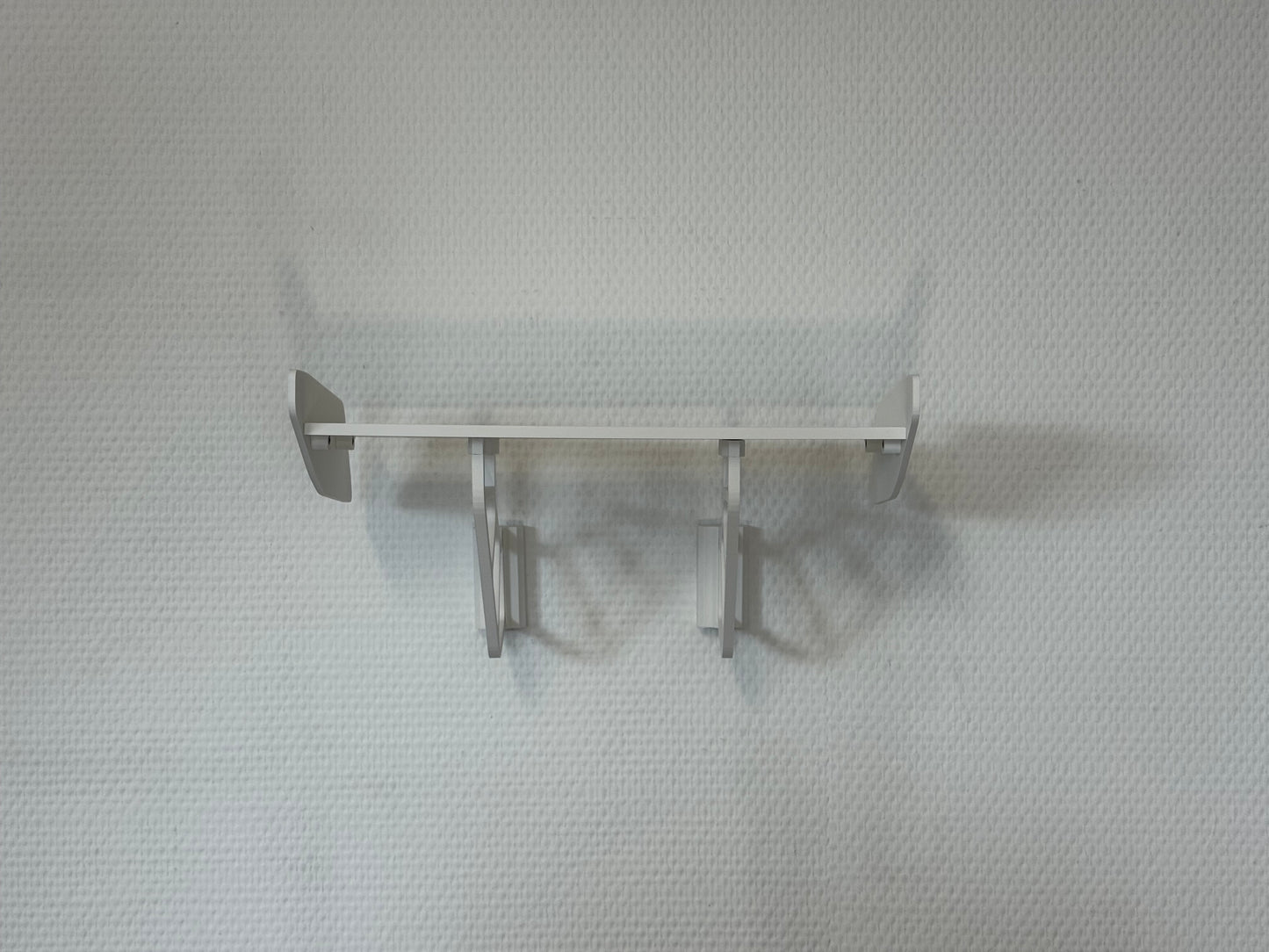 Weissach Spoiler Wandregal