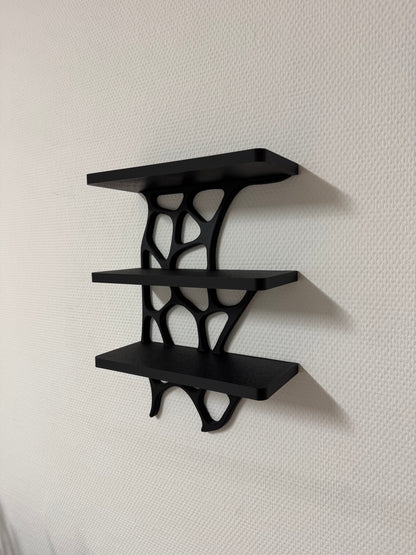Modernes Wandregal mit organischem Design